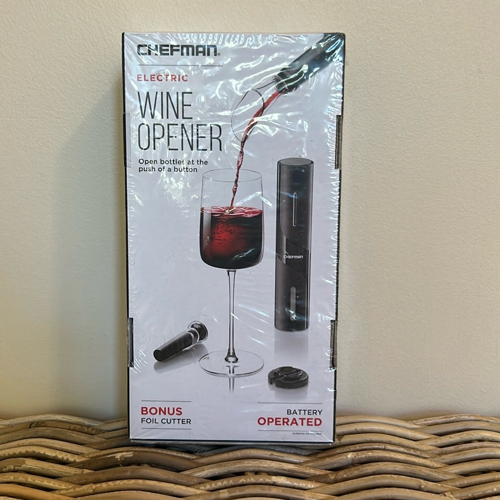 Chefman Electric Wine Bottle Opener 4pc Set Foil Cutter, Pourer, Vacuum Stop New